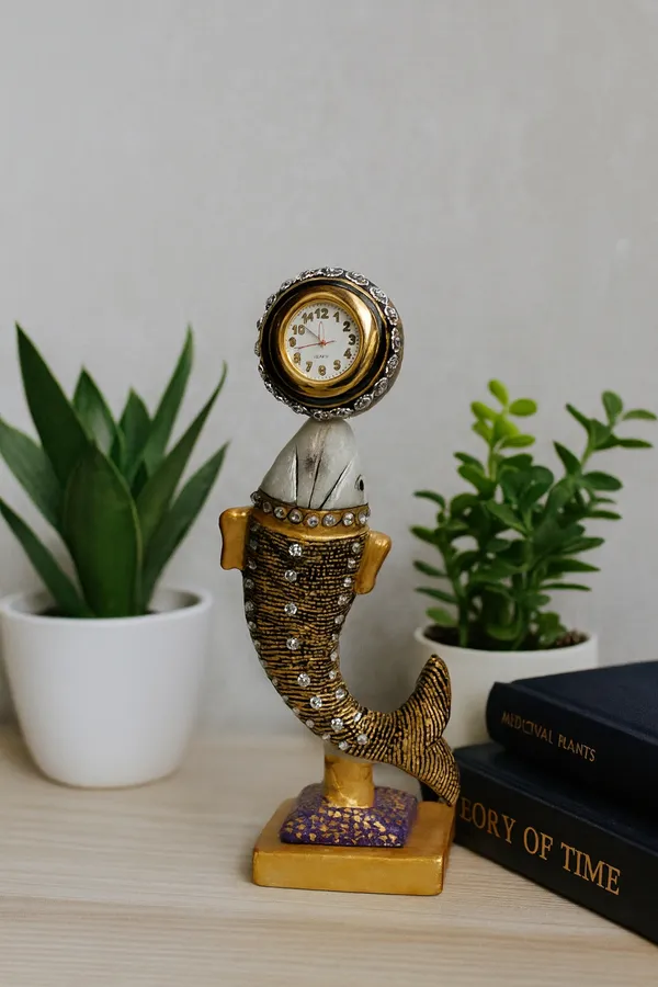 Pack_of_1_Piece_Marble_Multicolor_Hand_Painted_Fish_With_Clock_for_Home_and_Table_Decoration