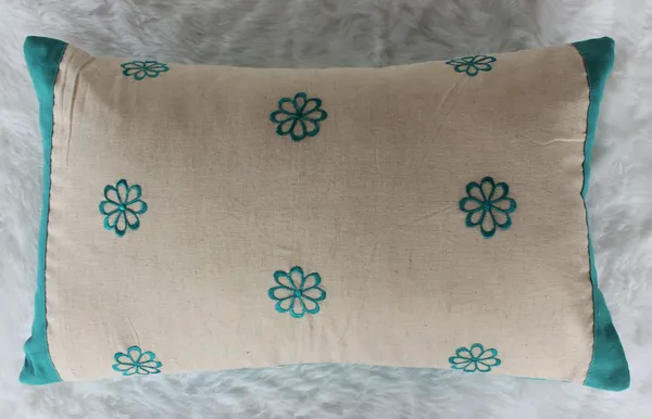 Pack_of_2_Pieces_Cotton_Aqua_Eric_Flora_Collection_Cushion_and_Pillow_Cover_for_Living_Room_and_Bedroom