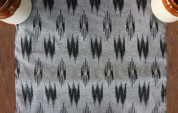 Pack_of_1_Piece_Cotton_Black_Pochampaaly_Weave_Ikat_Printed_Collection_Table_Runner-For_Dining_&_Center_Table