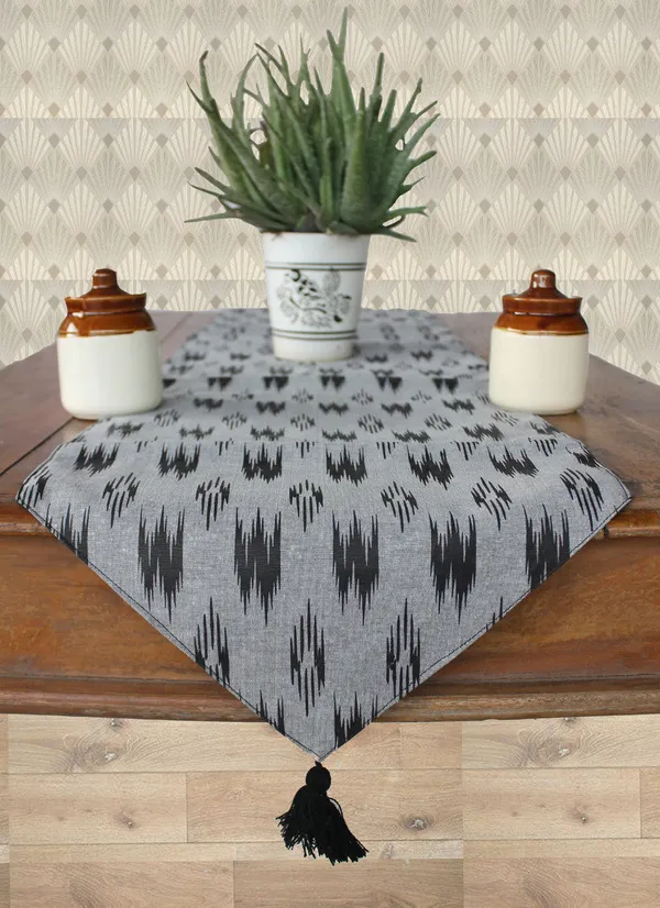 Pack_of_1_Piece_Cotton_Black_Pochampaaly_Weave_Ikat_Printed_Collection_Table_Runner-For_Dining_&_Center_Table