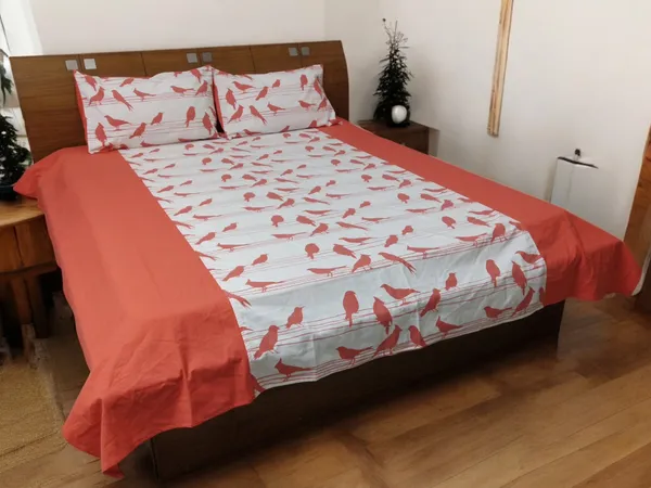 Pack_of_3_Pieces_Cotton_Coral_Bird_Printed_Bedsheet_With_Pillow_Cover_for_Bedroom,_Guest_Room,_Kids_Room
