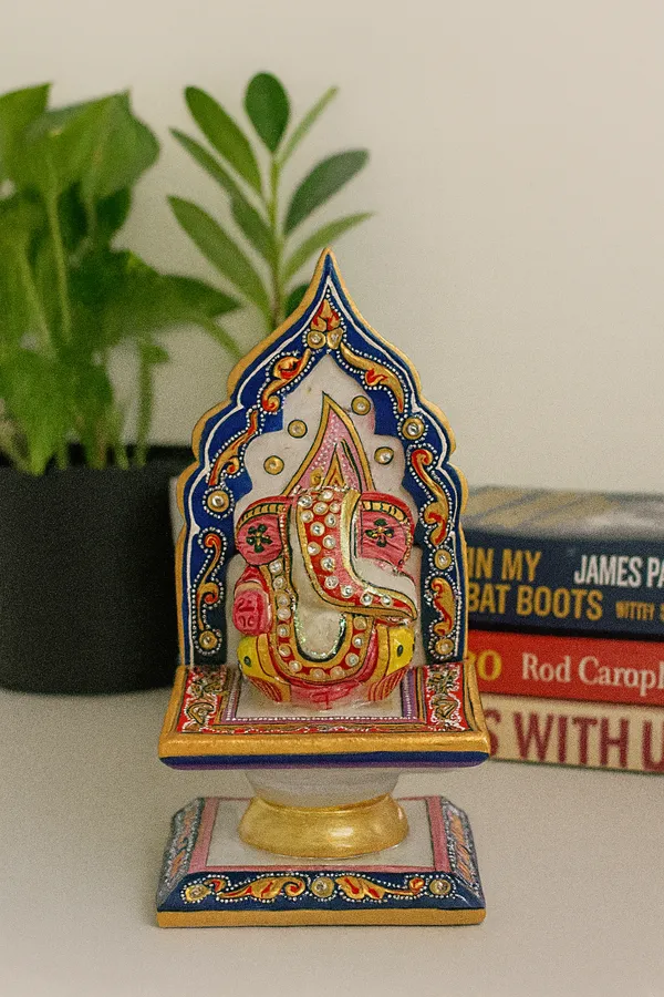 Pack_of_1_Piece_Marble_Multicolor_Painted_Ganesha_on_Singhasan_for_Pooja_Room_and_Table_Decoration