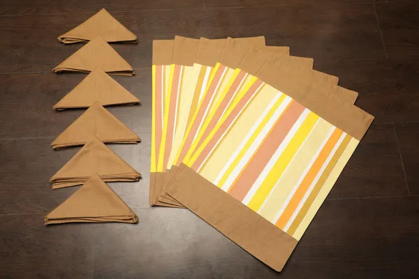 Pack_of_18_Pieces_Cotton_Yellow_Stripe_Place_Mat_With_Napkin_for_Dining_and_Center_Table