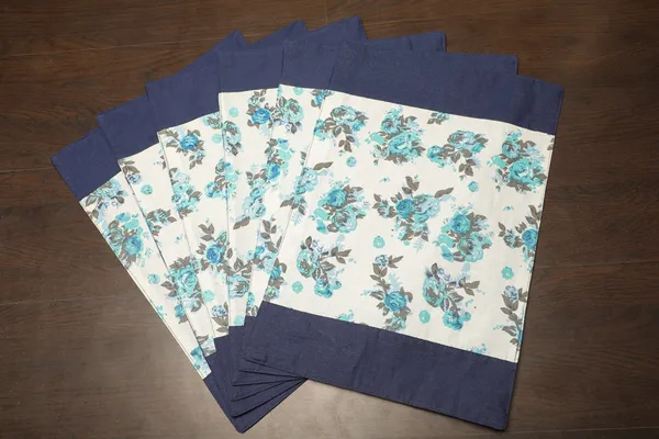 Rose_Printed_Green_Table_Runner_With_Place_Mat_and_Napkin-Dining_&_Center_Table_for_Decoration_and_Party