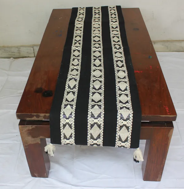 Pack_of_1_Piece_Cotton_Black_Ikat_Lurex_Tassel_Collection_Table_Runner-For_Dining_&_Center_Table