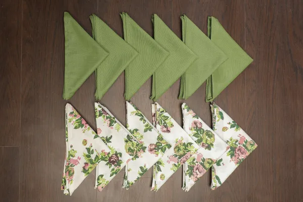 Rose_Printed_Green_Table_Runner_With_Place_Mat_and_Napkin-Dining_&_Center_Table_for_Decoration_and_Party