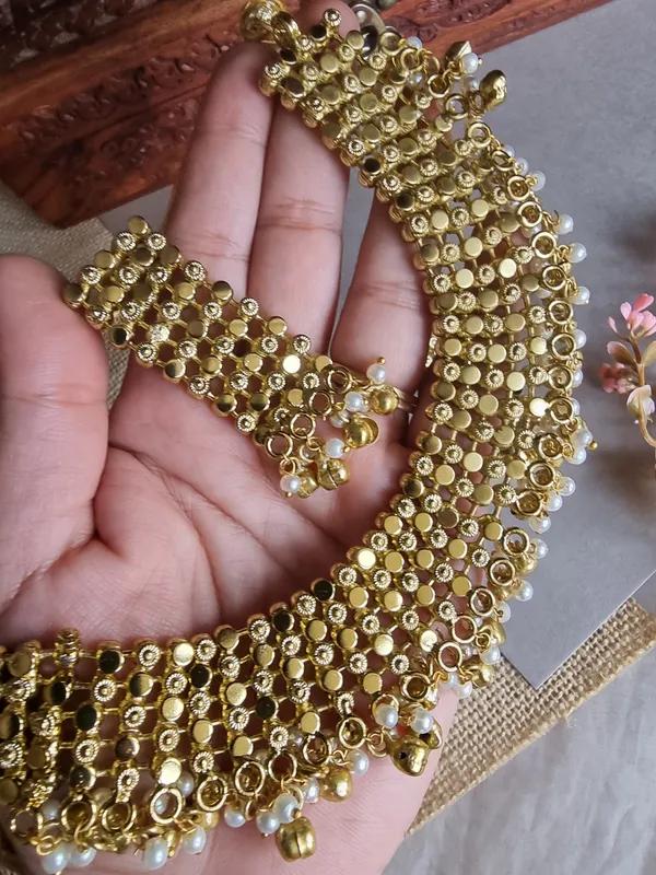 MANDAKINI_GOLD_PLATED_HANDMADE_BRASS_NECKLACE_WITH_EARRINGS
