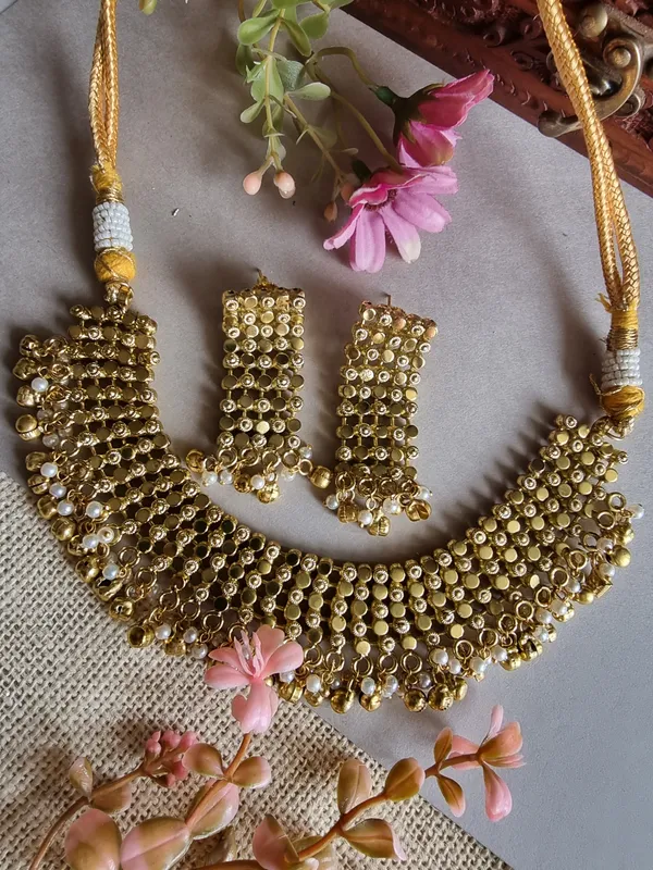 MANDAKINI_GOLD_PLATED_HANDMADE_BRASS_NECKLACE_WITH_EARRINGS