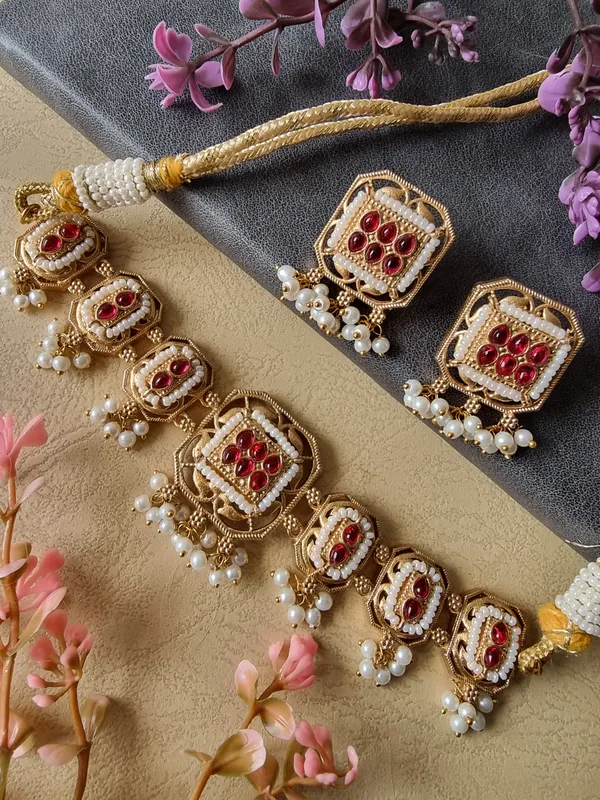 ANAHIRA_GOLD_PLATED_RED_KEMP_STONE_CHOKER_SET_WITH_EARRINGS