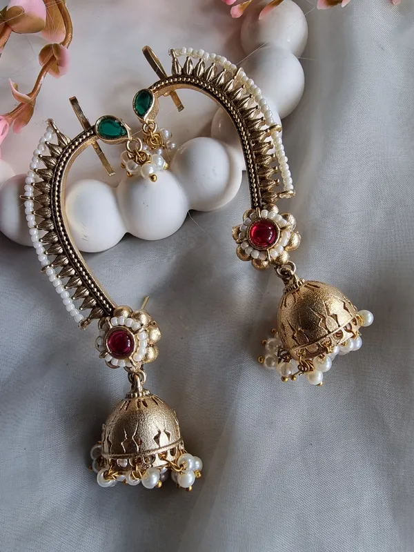ANIKA_GOLD_PLATED_EARCUFF_FOR_WOMEN