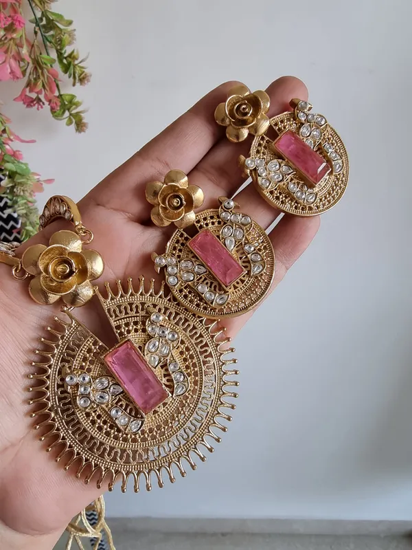 CHAKRA__GOLD_PLATED_NECKLACE_SET_WITH_EARRINGS