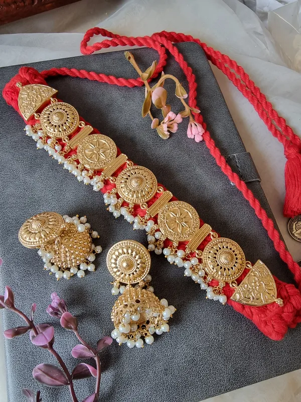 BAISA_GOLD_PLATED_HANDMADE_THREAD_NECKLACE_SET_WITH_EARRINGS