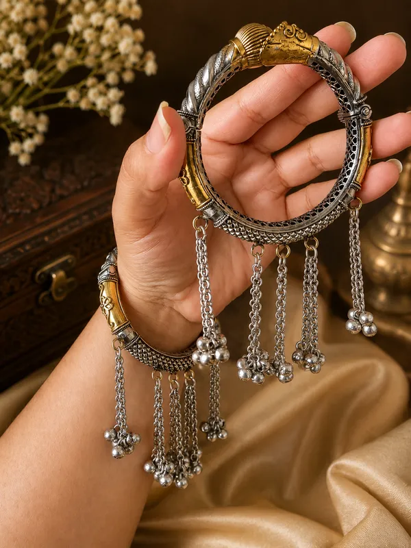 CHANCHAN_DUALTONE_OPENABLE_SCREW_BANGLES_PAIR_