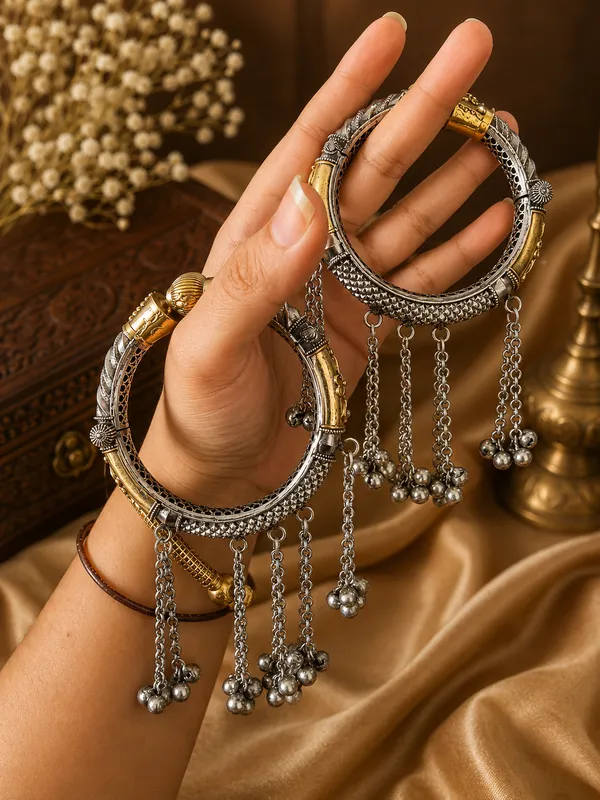 CHANCHAN_DUALTONE_OPENABLE_SCREW_BANGLES_PAIR_