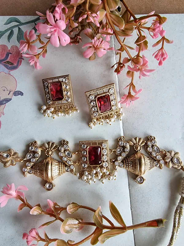 CHARULATA_GOLD_PLATED_KUNDAN_CHOKER_SET_FOR_WOMEN