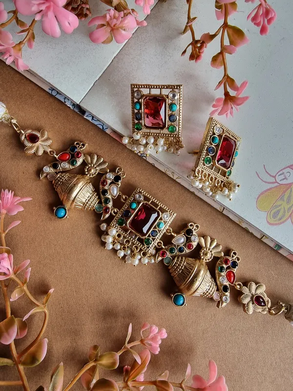 CHARULATA_GOLD_PLATED_NAVRATAN_CHOKER_SET_FOR_WOMEN