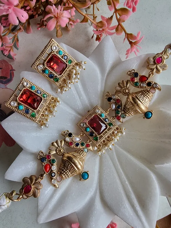 CHARULATA_GOLD_PLATED_NAVRATAN_CHOKER_SET_FOR_WOMEN