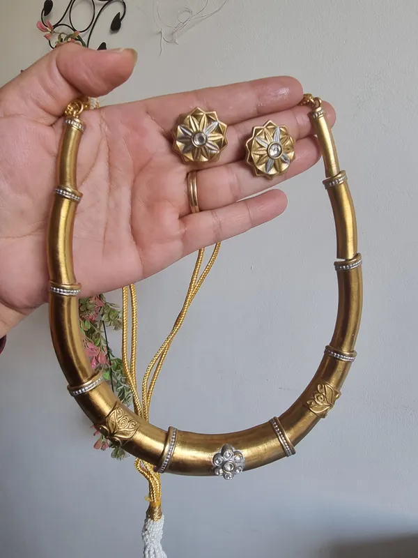 SAHIBA_GOLD_PLATED_BRASS__HASLI_WITH_EARRINGS_FOR_WOMEN