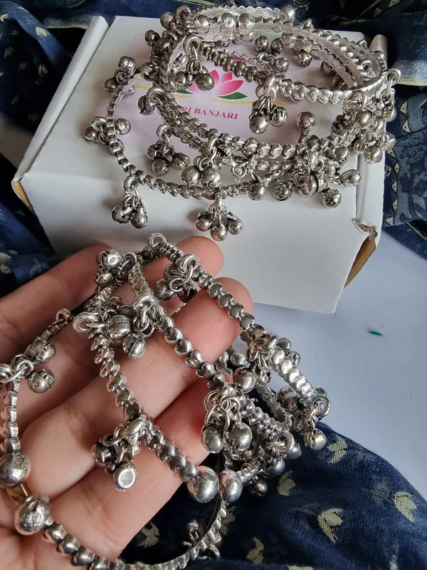 DILKASH_GHOONGROO_SILVER_BANGLES_SET_OF_8