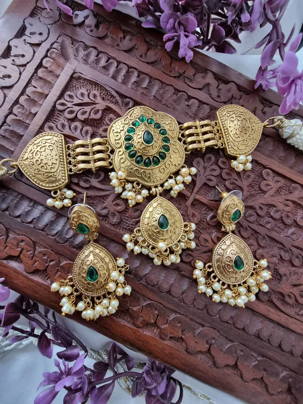 DEVDETI_GOLD_PLATED_GREEN_CHOKER_SET_FOR_WOMEN