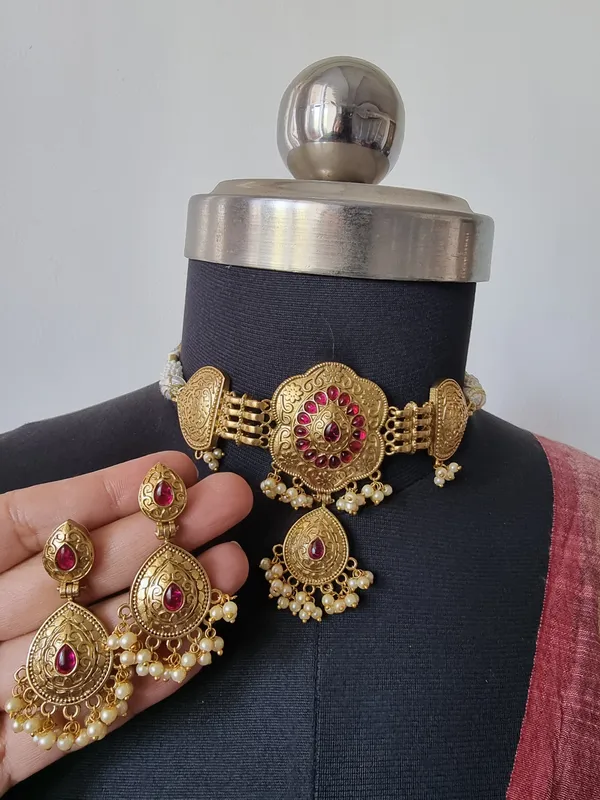DEVDETI_GOLD_PLATED_RUBY_CHOKER_SET_FOR_WOMEN