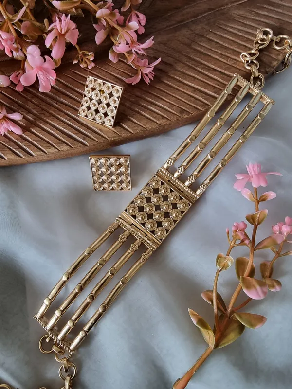 JAZZ_GOLDPLATED_WESTERN_LOOK_CHOKER_SET_FOR_WOMEN