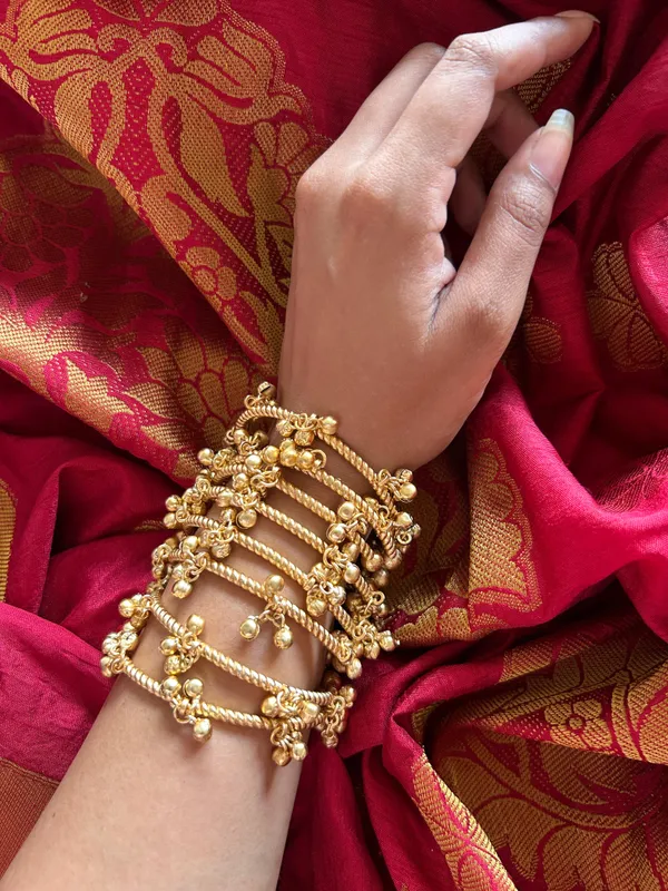 JHANAK_GHOONGROO_BANGLES_SET_OF_4