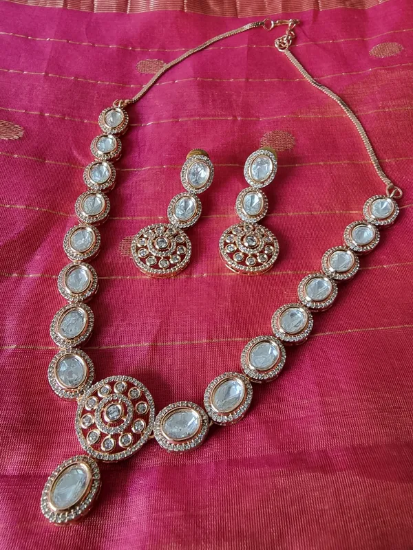 KAASVI__FINE_KUNDAN_NECKLAVE_SET_WITH_EARRINGS