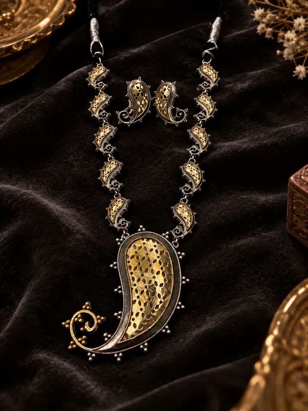 Kairavi_Antique_Paisley_Statement_Necklace_Set_with_Earrings_for_Women