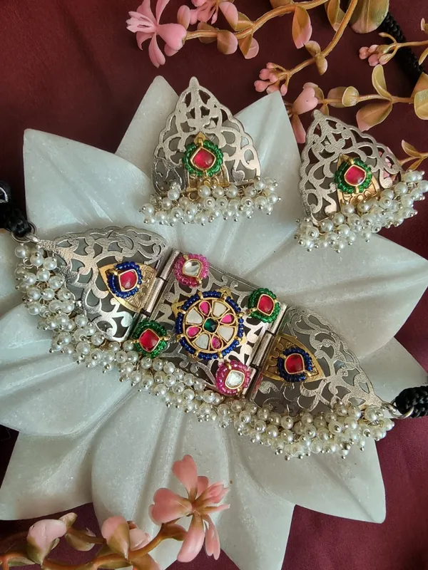 RAAG_KUNDAN_FUSION_BRASS__STATEMENT_CHOKER_SET_WITH_EARRINGS