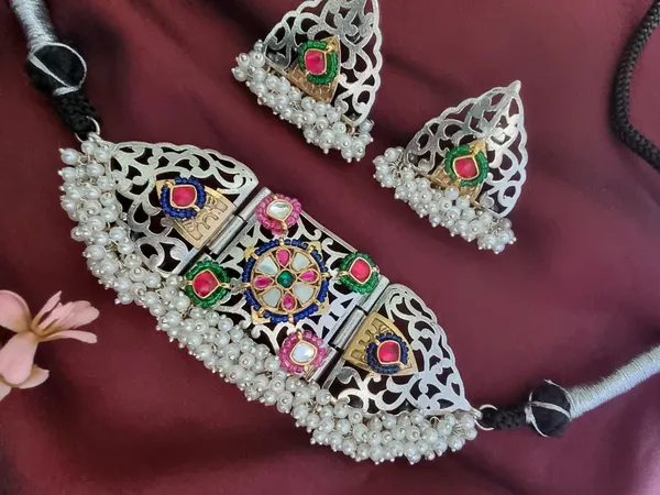 RAAG_KUNDAN_FUSION_BRASS__STATEMENT_CHOKER_SET_WITH_EARRINGS