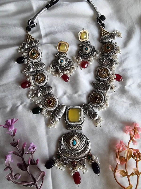 MADHURI_YELLOW,_PEARLS__NECKLACE_SET_WITH_EARRINGS