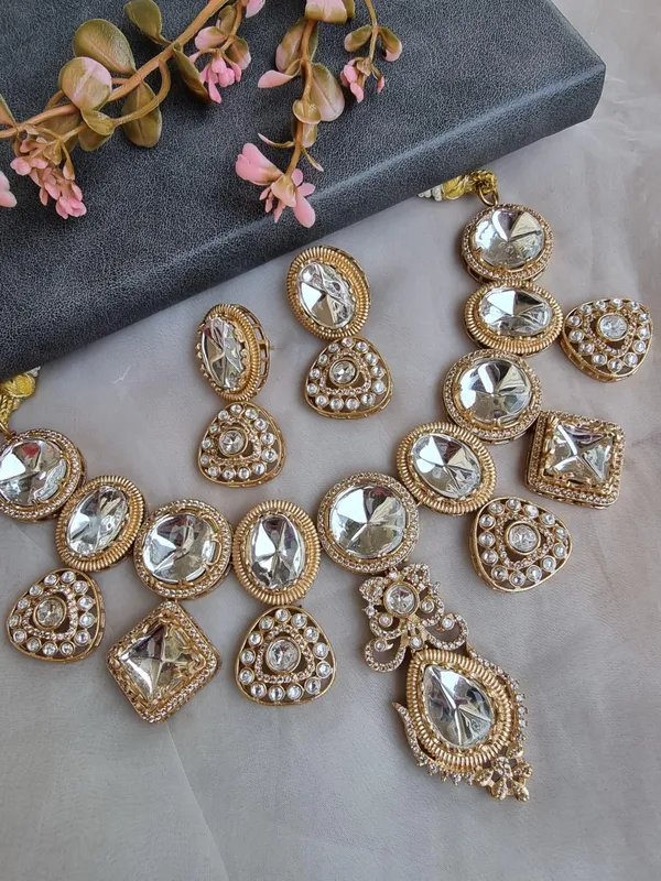 NOOR_E_CHAND_KUNADN_GOLD_PLATED_NECKLACE_SET_FOR_WOMEN