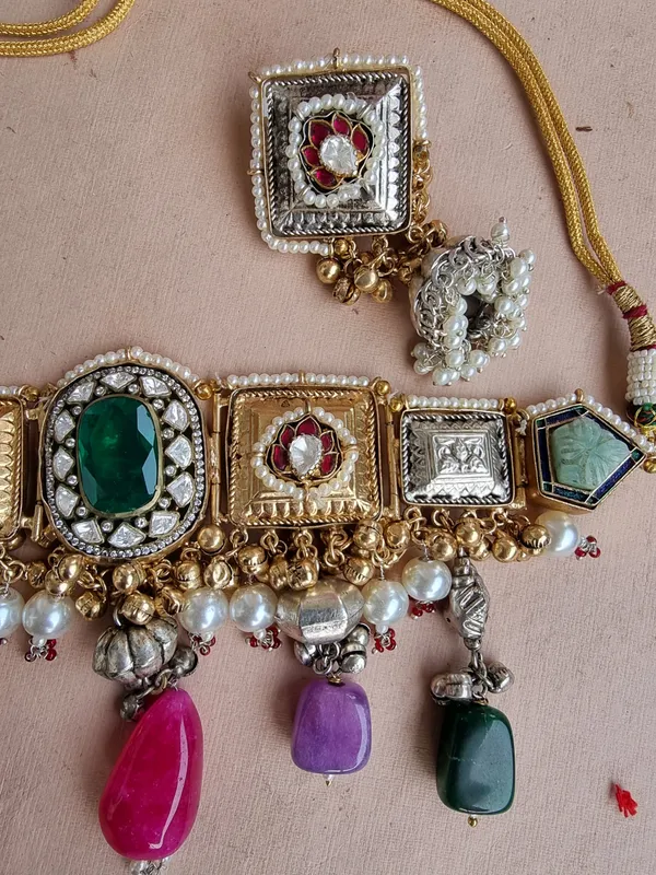 PARI_GREEN_DOUBLET_KASHMIRI__GOLD_PLATEDCHOKER_IN_PREMIUM_QUALITY