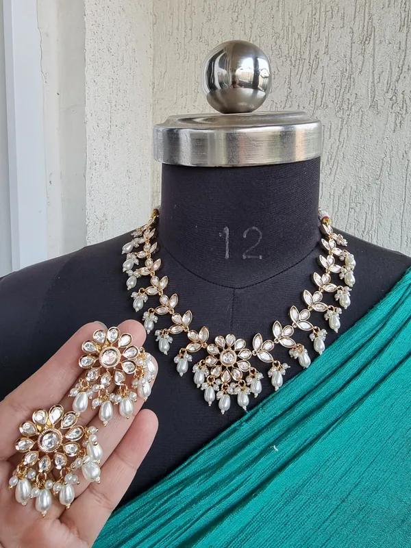 PHOOLMOTI_FINE_KUNDAN_NECKLACE_WITH_EARRINGS
