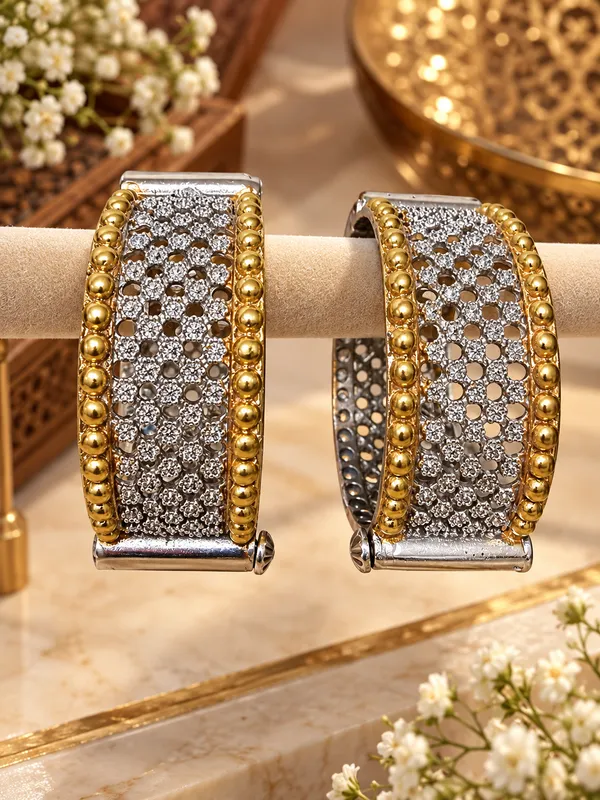 POORVA_DUALTONE_BRASS_OPENABLE_BANGLES_PAIR_FOR_WOMEN