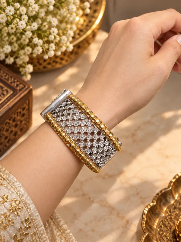 POORVA_DUALTONE_BRASS_OPENABLE_BANGLES_PAIR_FOR_WOMEN
