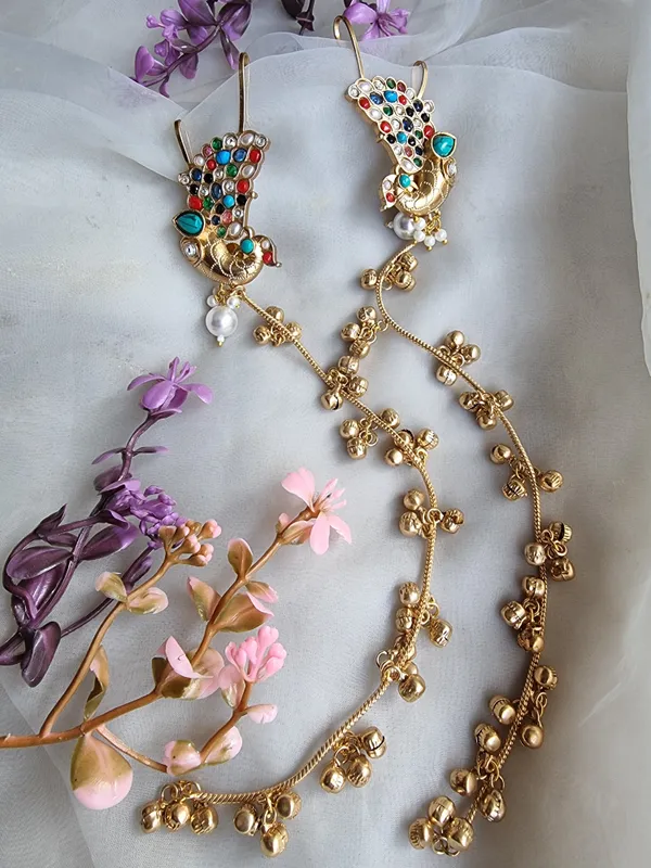 RADHA_GOLD_PLATED_EARCUFF_WITH_DETACHABLE_GHOONGROO__EXTENSION