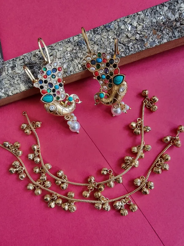 RADHA_GOLD_PLATED_EARCUFF_WITH_DETACHABLE_GHOONGROO__EXTENSION