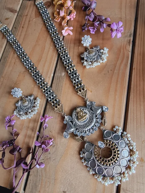 RUKMANI_LONG_DUALTONE_NECKLACE_WITH_EARRINGS