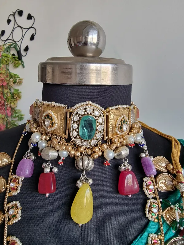 PARI_DOUBLET_KASHMIRI__GOLD_PLATEDCHOKER_IN_PREMIUM_QUALITY