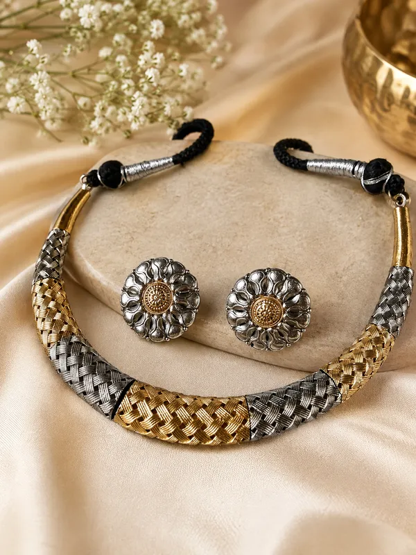 SAADGI_DALTONE_SLEEK_BRASS_HASLI_WITH_EARRINGS