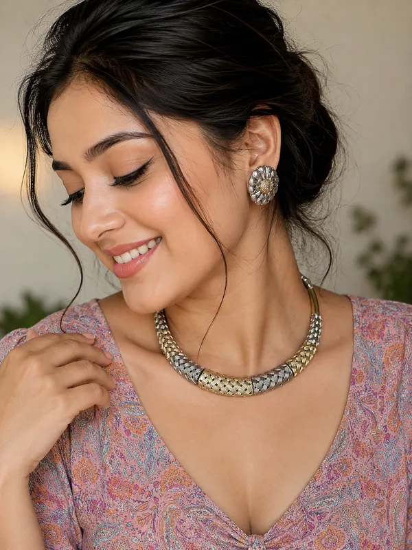 SAADGI_DALTONE_SLEEK_BRASS_HASLI_WITH_EARRINGS