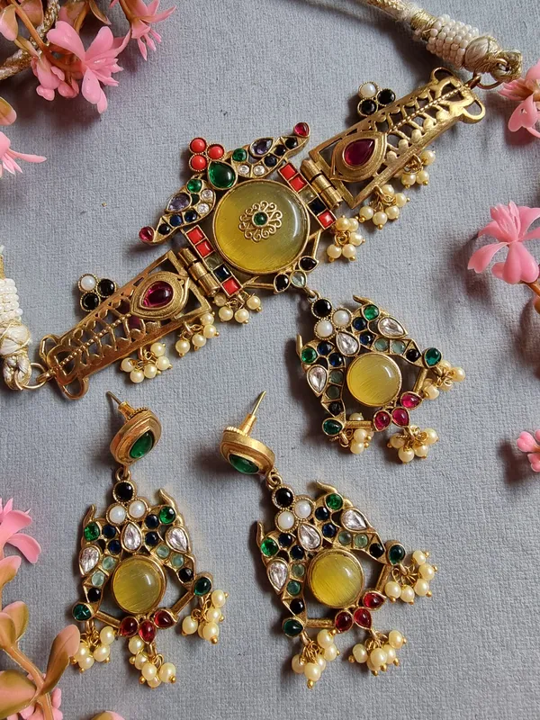 TAVISHA_24_CARAT_GOLD_PLATED_YELLOW_CHOKER_SET_WITH_EARRINGS