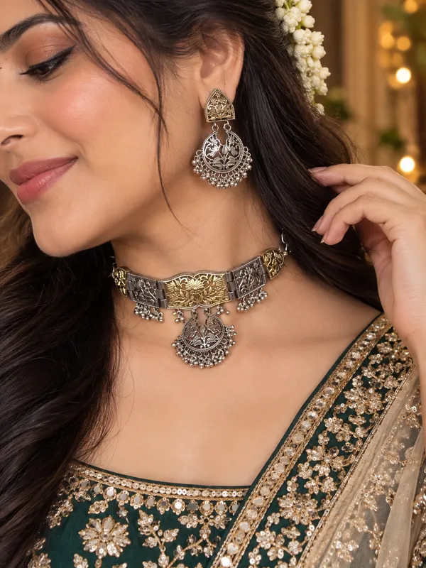 LAILA_DUALTONE_BRASS_CHOKER_WITH_EARRINGS_FOR_WOMEN