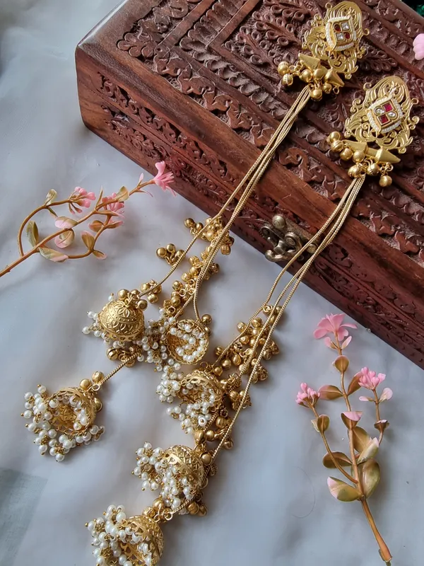 PARVATI_LONG_GOLD_PLATED_RED_WHITE_KASHMIRI_GHOONGROO_EARRINGS