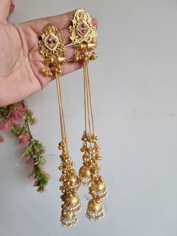 PARVATI_LONG_GOLD_PLATED_RED_WHITE_KASHMIRI_GHOONGROO_EARRINGS