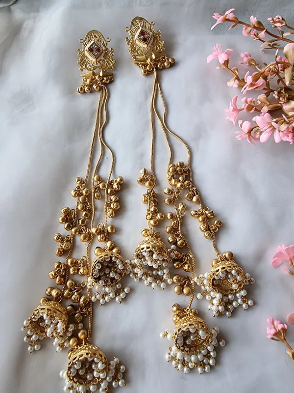 PARVATI_LONG_GOLD_PLATED_RED_WHITE_KASHMIRI_GHOONGROO_EARRINGS