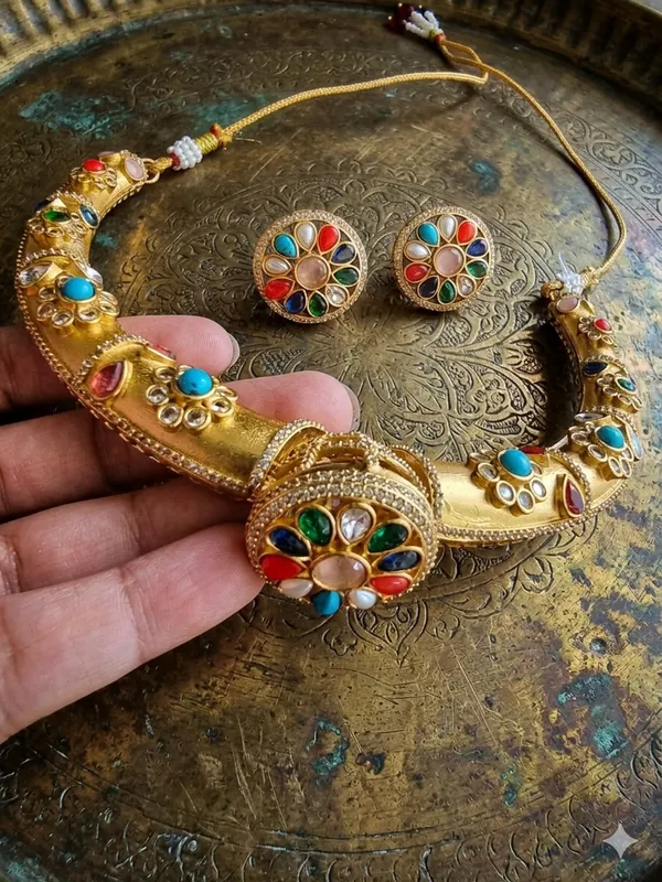 RADHA_NAVRATAN__GOLD_PLATED_NACKLACE_SET_WITH_EARRINGS