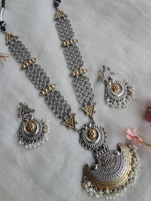 DARPAN_LONG_DUALTONE_BRASS_NECKLACE_SRT_WITH_EARRINGS